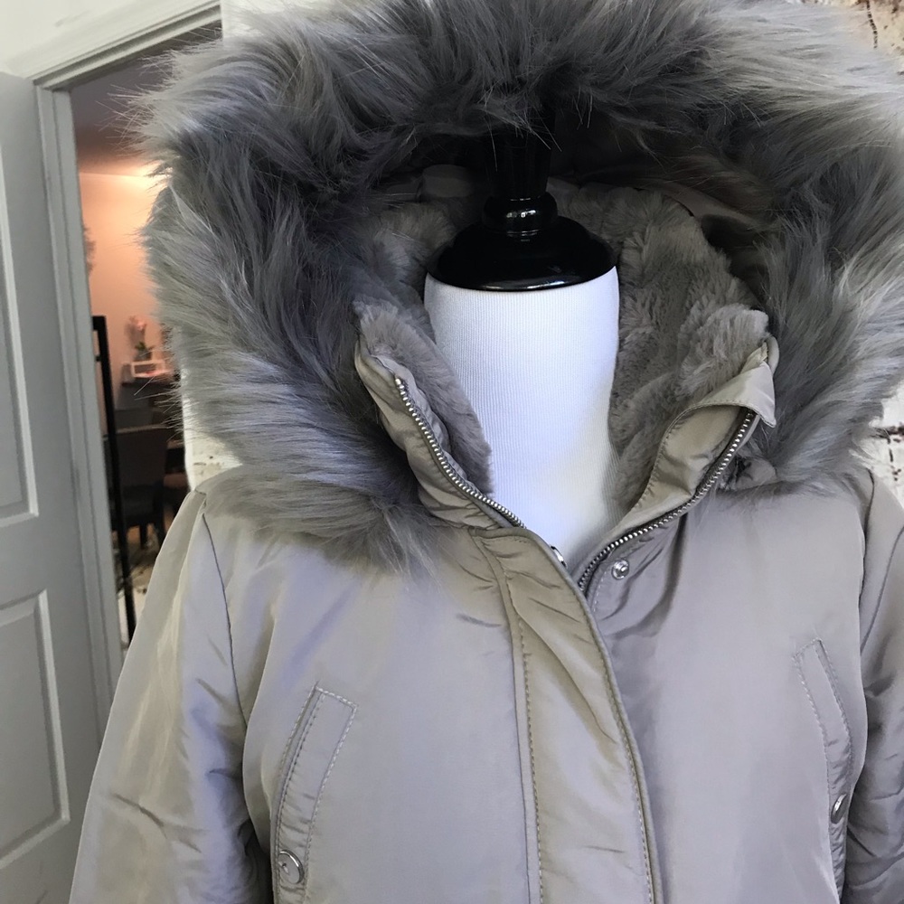 Hooded puffer jacket - Picture 7 of 8
